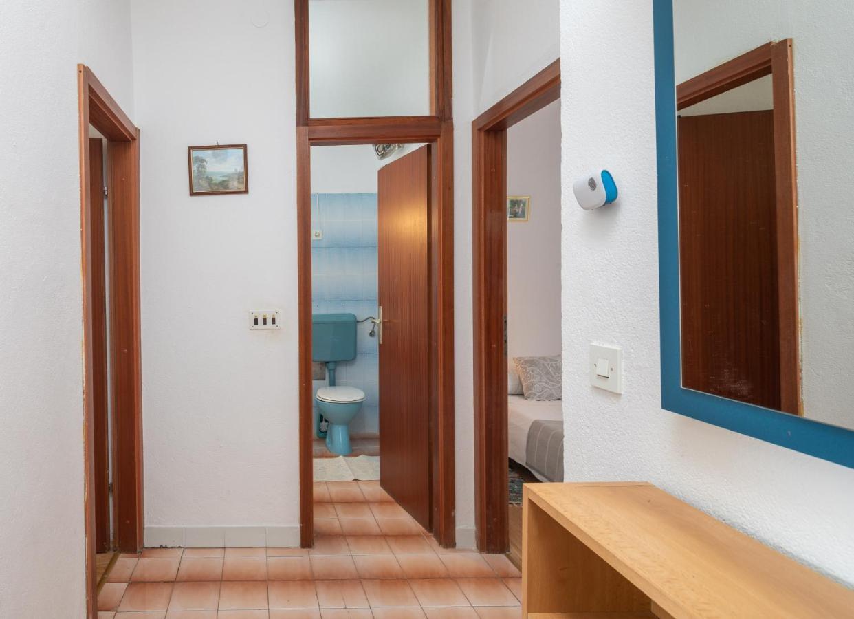Apartments Near Beach Babic Сплит Екстериор снимка