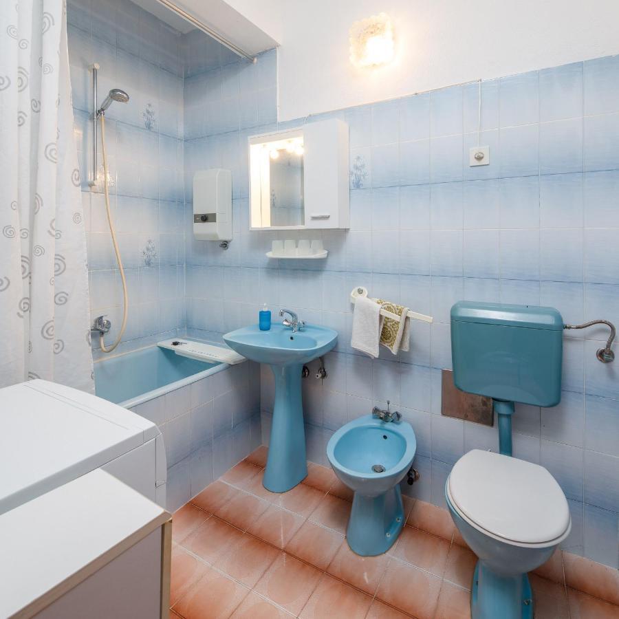 Apartments Near Beach Babic Сплит Екстериор снимка